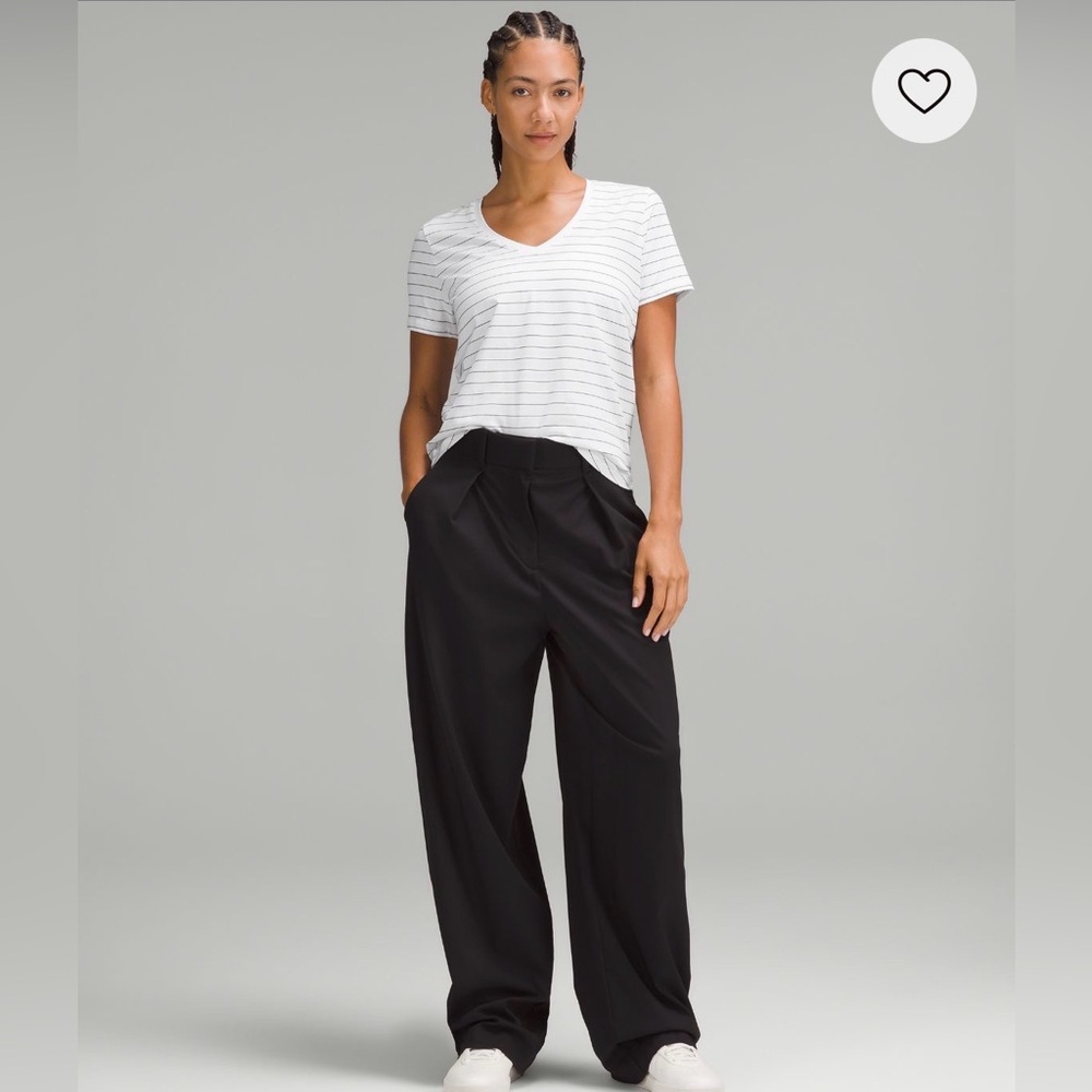 Lululemon Love V-neck T-shirt White and Black Striped - size 10